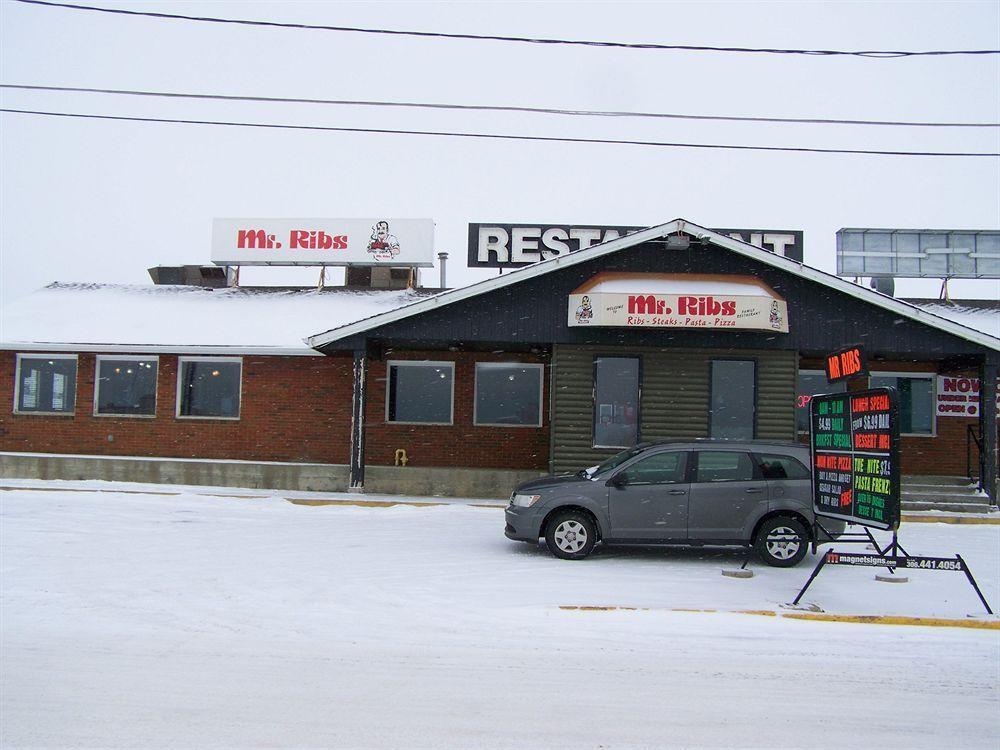 Battlefords Inn Норт-Бетлфорд Екстер'єр фото